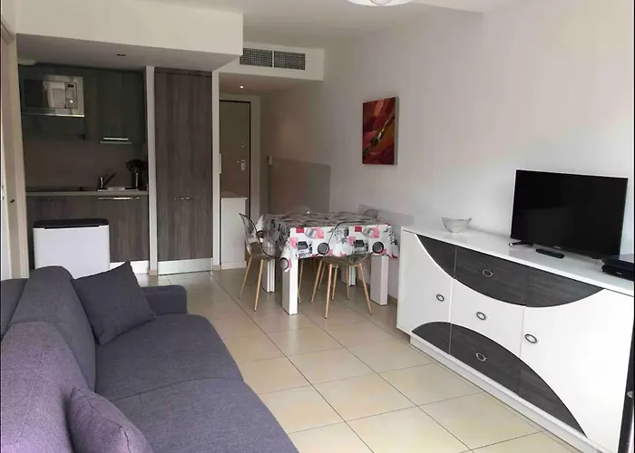 Pieds Dans L Eau Propriano (Corsica)